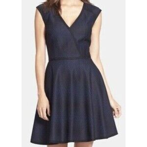 🍸 NWT Trina Turk Black & Navy Fit & Flare Dress – V-Neck, Sleeveless – Size 8
